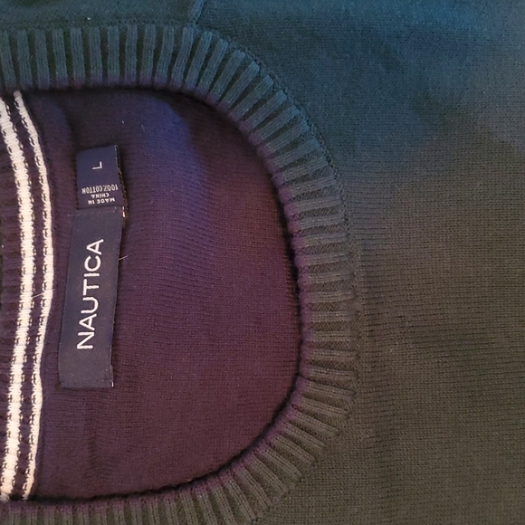 Green sweater - Picture 2 of 3